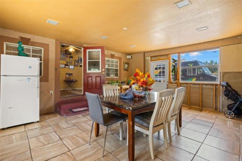 Casa en venta en Auburndale, Florida, 3 dormitorios, 213.12 m2 № 2150689 - foto 9
