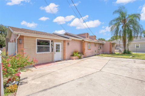 Casa en Auburndale, Florida 3 dormitorios, 213.12 m2 № 2150689