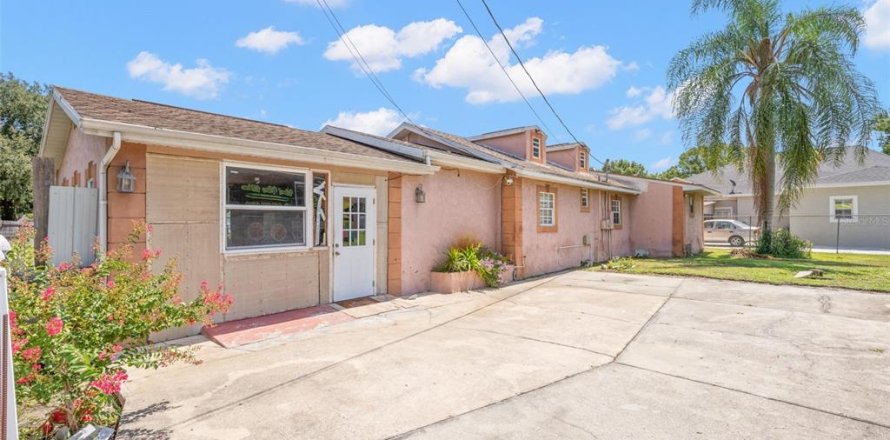 Casa en Auburndale, Florida 3 dormitorios, 213.12 m2 № 2150689
