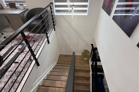 Casa en venta en Pembroke Pines, Florida, 3 dormitorios, 193.89 m2 № 1999463 - foto 29