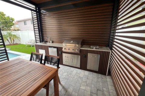 Casa en venta en Pembroke Pines, Florida, 3 dormitorios, 193.89 m2 № 1999463 - foto 6