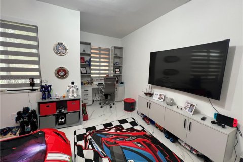 Casa en venta en Pembroke Pines, Florida, 3 dormitorios, 193.89 m2 № 1999463 - foto 25