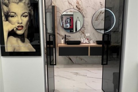 Casa en venta en Pembroke Pines, Florida, 3 dormitorios, 193.89 m2 № 1999463 - foto 16