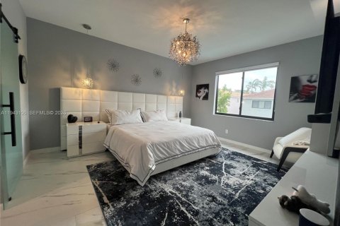 Casa en venta en Pembroke Pines, Florida, 3 dormitorios, 193.89 m2 № 1999463 - foto 24