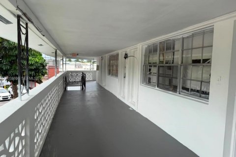 Commercial property in North Miami, Florida № 2082998 - photo 3