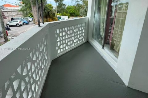 Commercial property in North Miami, Florida № 2082998 - photo 14