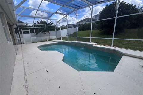 House in Davenport, Florida 5 bedrooms, 273.97 sq.m. № 1919601 - photo 14