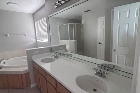 House in Davenport, Florida 5 bedrooms, 273.97 sq.m. № 1919601 - photo 11