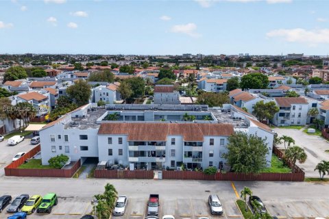 Condo in Hialeah, Florida, 2 bedrooms  № 2190019