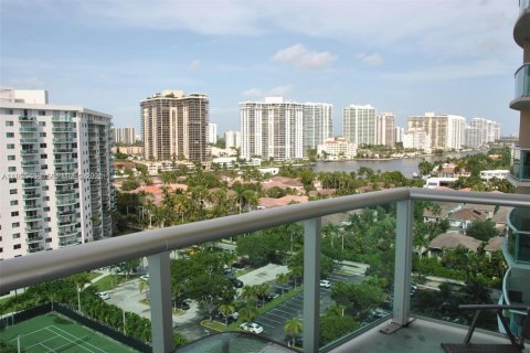 Condo in Sunny Isles Beach, Florida, 2 bedrooms  № 2039251 - photo 5