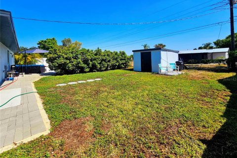 House in Lehigh Acres, Florida 3 bedrooms, 122.82 sq.m. № 1902621 - photo 30
