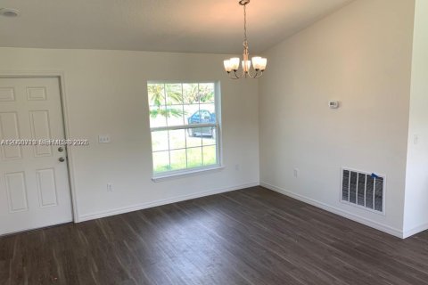 Снять в аренду виллу или дом в Порт-Сент-Луси, Флорида 3 спальни, 130.99м2, № 2065201 - фото 9