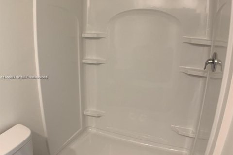 Снять в аренду виллу или дом в Порт-Сент-Луси, Флорида 3 спальни, 130.99м2, № 2065201 - фото 14