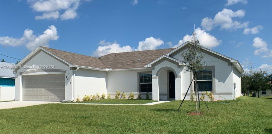 Дом в Порт-Сент-Луси, Флорида 3 спальни, 130.99м2 № 2065201