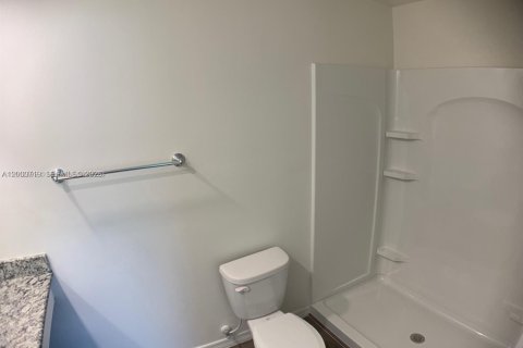 Снять в аренду виллу или дом в Порт-Сент-Луси, Флорида 3 спальни, 130.99м2, № 2065201 - фото 13