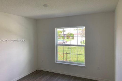 Снять в аренду виллу или дом в Порт-Сент-Луси, Флорида 3 спальни, 130.99м2, № 2065201 - фото 17