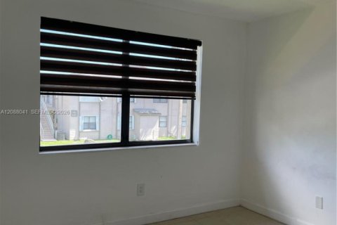 Copropriété à louer à Miami, Floride: 2 chambres, 69.68 m2 № 2363812 - photo 5