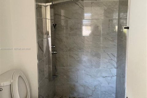Copropriété à louer à Miami, Floride: 2 chambres, 69.68 m2 № 2363812 - photo 7
