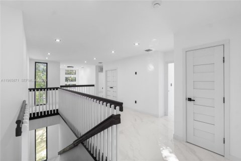 Купить виллу или дом в Майами, Флорида 4 спальни, 260.13м2, № 2027477 - фото 27