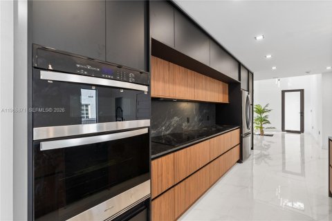 Купить виллу или дом в Майами, Флорида 4 спальни, 260.13м2, № 2027477 - фото 17
