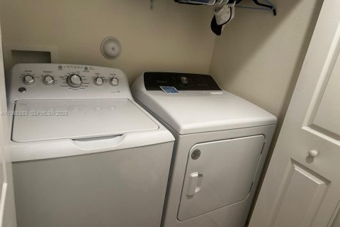 Купить виллу или дом в Хайалиа, Флорида 3 спальни, 158.58м2, № 2050882 - фото 18