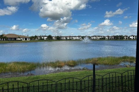 Купить виллу или дом в Хайалиа, Флорида 3 спальни, 158.58м2, № 2050882 - фото 11