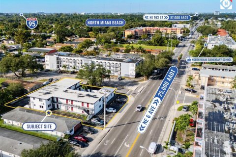 Propiedad comercial en venta en North Miami, Florida № 1992070 - foto 24