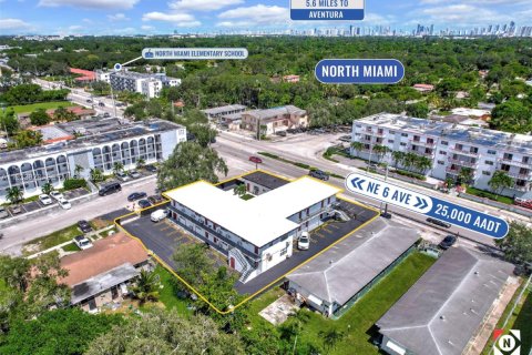 Propiedad comercial en venta en North Miami, Florida № 1992070 - foto 23