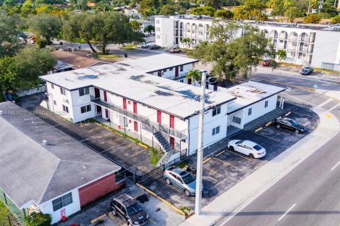 Propiedad comercial en venta en North Miami, Florida № 1992070 - foto 12