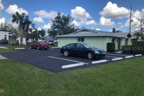 Propiedad comercial en venta en Port Charlotte, Florida, 208.84 m2 № 2134700 - foto 5