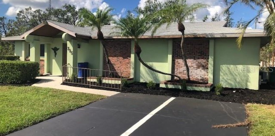Propiedad comercial en Port Charlotte, Florida 208.84 m2 № 2134700