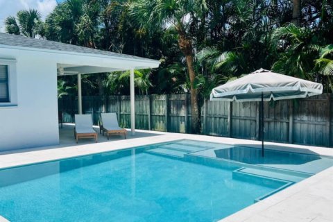House in Delray Beach, Florida 3 bedrooms, 161.74 sq.m. № 2401252 - photo 27