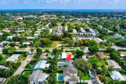 House in Delray Beach, Florida 3 bedrooms, 161.74 sq.m. № 2401252 - photo 30