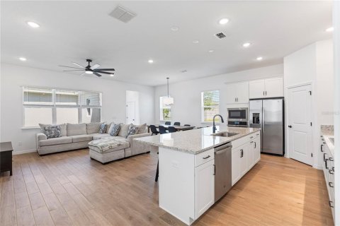 House in DeBary, Florida 4 bedrooms, 256.32 sq.m. № 1639755 - photo 7