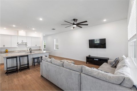 House in DeBary, Florida 4 bedrooms, 256.32 sq.m. № 1639755 - photo 13