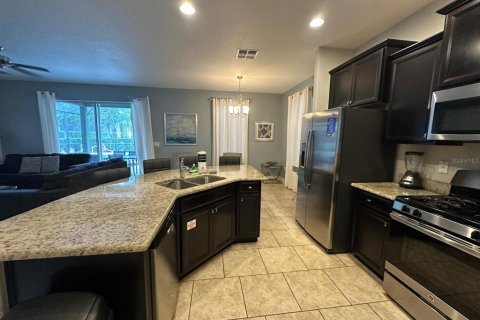 House in Davenport, Florida 6 bedrooms, 273.5 sq.m. № 1669897 - photo 9