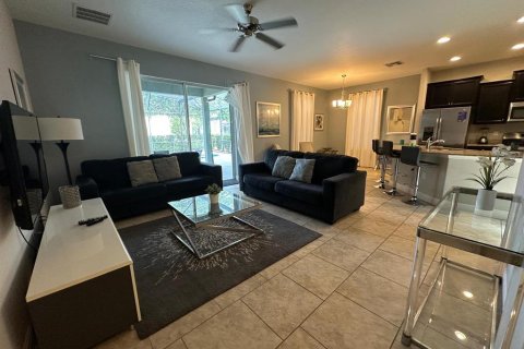 House in Davenport, Florida 6 bedrooms, 273.5 sq.m. № 1669897 - photo 11