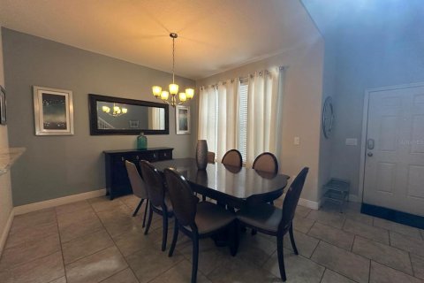 House in Davenport, Florida 6 bedrooms, 273.5 sq.m. № 1669897 - photo 4