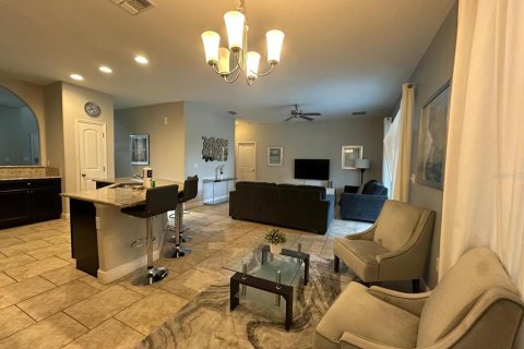 House in Davenport, Florida 6 bedrooms, 273.5 sq.m. № 1669897 - photo 12