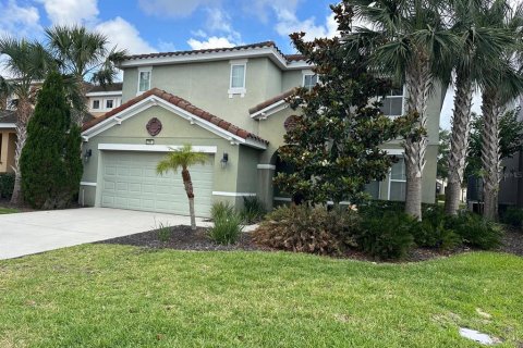 House in Davenport, Florida 6 bedrooms, 273.5 sq.m. № 1669897 - photo 1