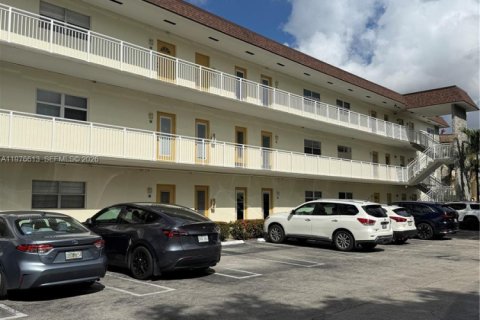 Copropriété à vendre à Lauderdale Lakes, Floride: 2 chambres, 87.7 m2 № 2050601 - photo 13