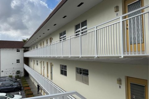 Copropriété à vendre à Lauderdale Lakes, Floride: 2 chambres, 87.7 m2 № 2050601 - photo 12