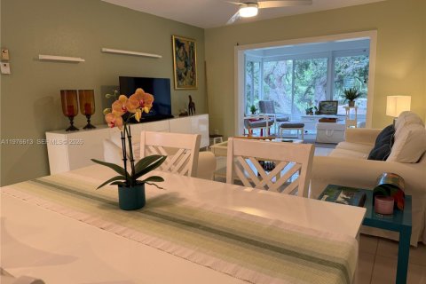 Copropriété à vendre à Lauderdale Lakes, Floride: 2 chambres, 87.7 m2 № 2050601 - photo 4