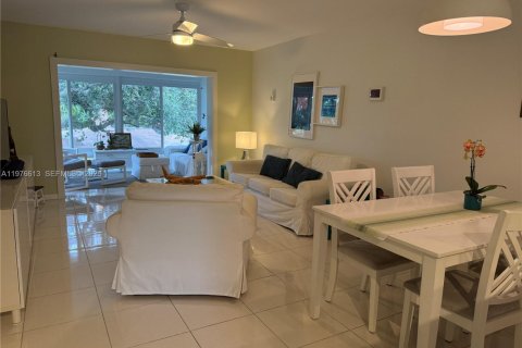 Copropriété à vendre à Lauderdale Lakes, Floride: 2 chambres, 87.7 m2 № 2050601 - photo 3