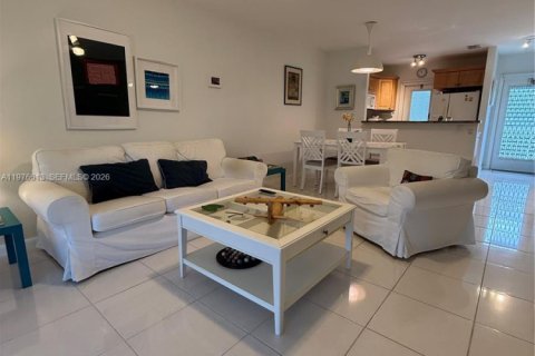 Copropriété à vendre à Lauderdale Lakes, Floride: 2 chambres, 87.7 m2 № 2050601 - photo 2