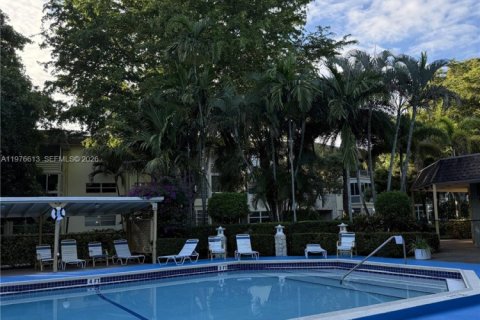 Copropriété à vendre à Lauderdale Lakes, Floride: 2 chambres, 87.7 m2 № 2050601 - photo 19