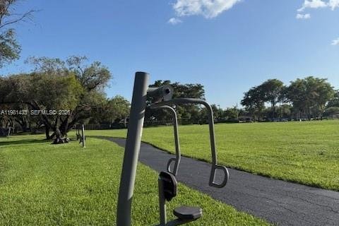 House in Miami, Florida 3 bedrooms, 192.21 sq.m. № 2046915 - photo 30