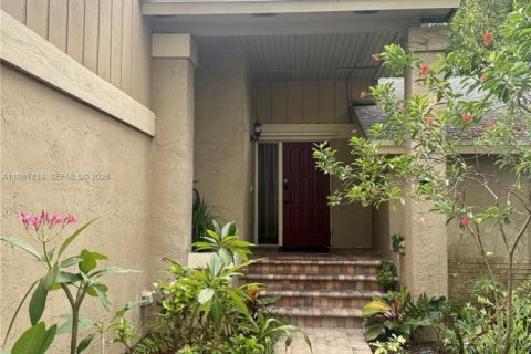 House in Miami, Florida 3 bedrooms, 192.21 sq.m. № 2046915