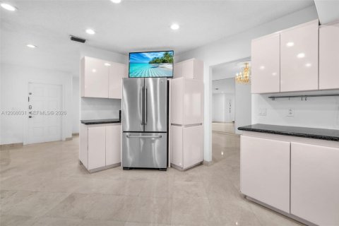 Casa en alquiler en Hollywood, Florida, 5 dormitorios, 231.88 m2 № 2071886 - foto 18
