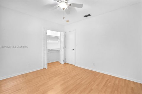 Casa en alquiler en Hollywood, Florida, 5 dormitorios, 231.88 m2 № 2071886 - foto 27